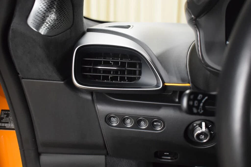 2024 McLaren Artura - Image 24 of 31