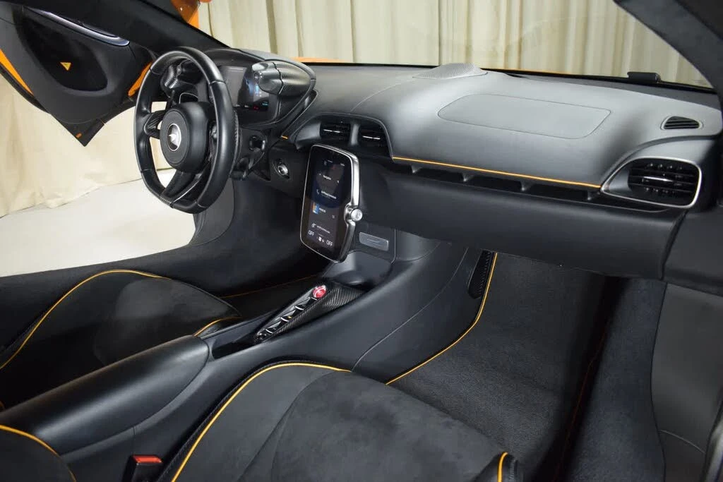 2024 McLaren Artura - Image 19 of 31