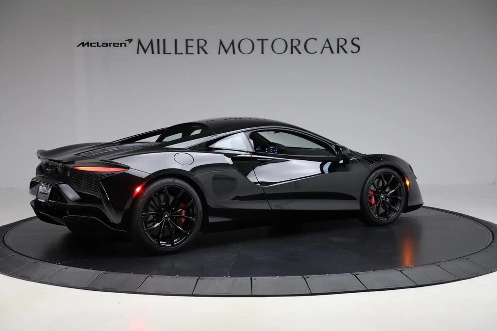2024 McLaren Artura - Image 8 of 31