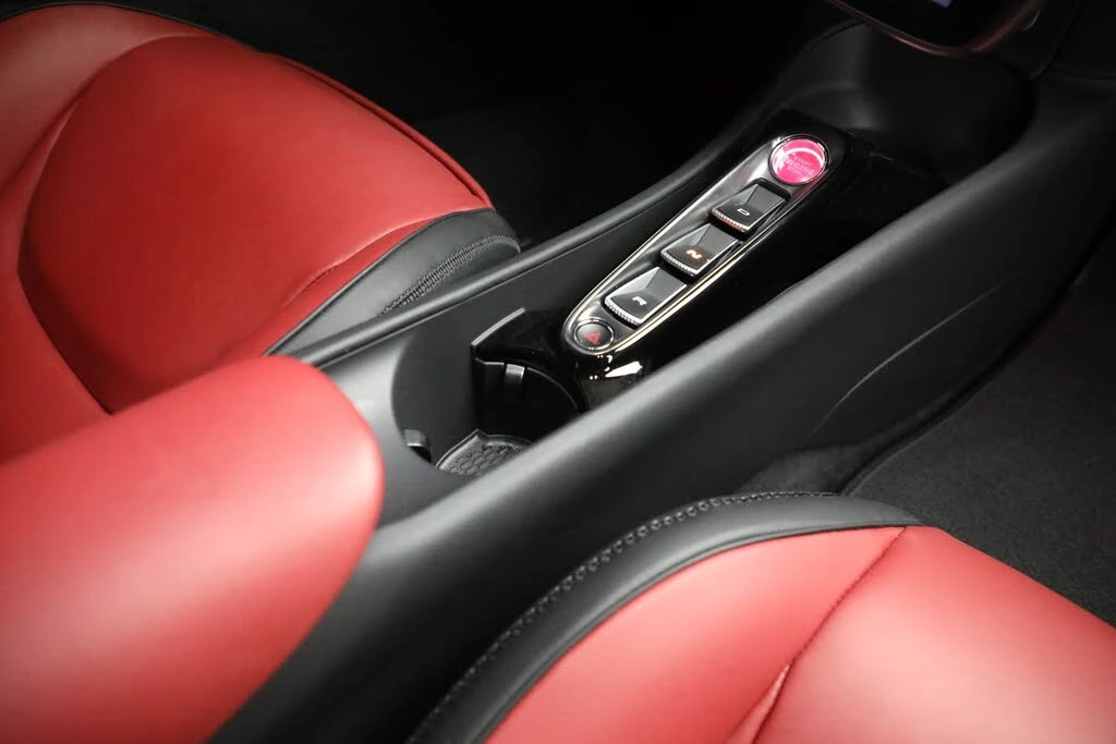 2024 McLaren Artura - Image 30 of 31