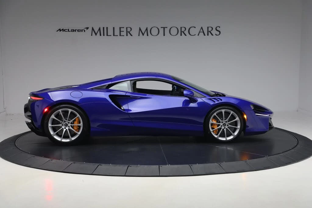 2024 McLaren Artura - Image 9 of 31