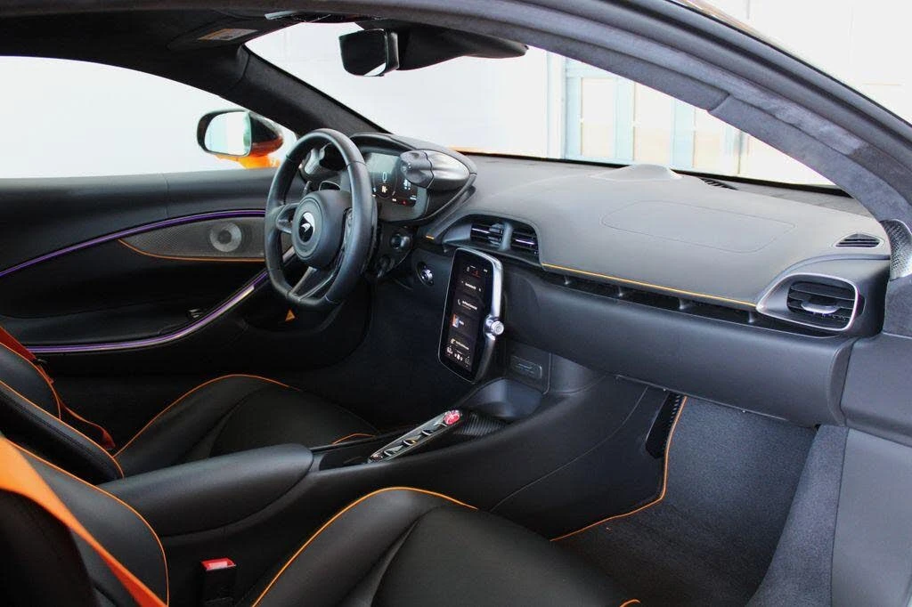 2024 McLaren Artura - Image 29 of 31