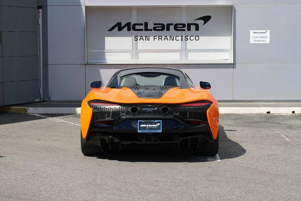 2024 McLaren Artura - Image 8 of 31