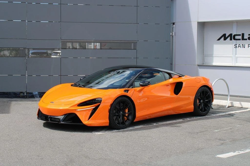2024 McLaren Artura - Image 25 of 31