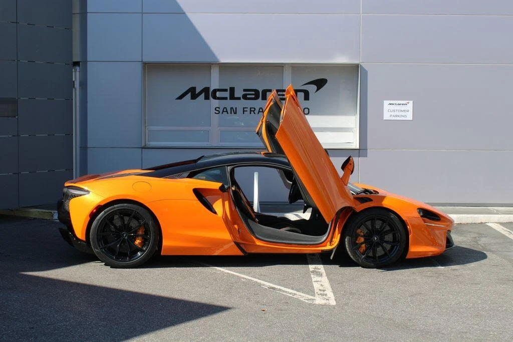 2024 McLaren Artura - Image 18 of 31