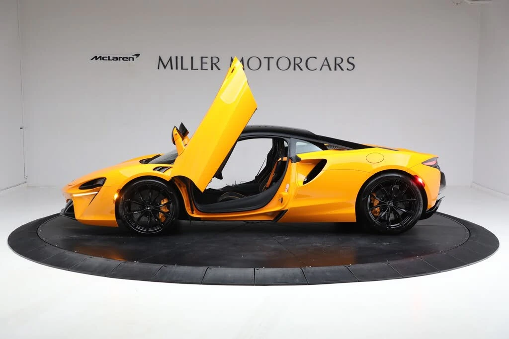 2024 McLaren Artura - Image 17 of 31