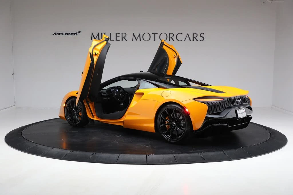 2024 McLaren Artura - Image 18 of 31