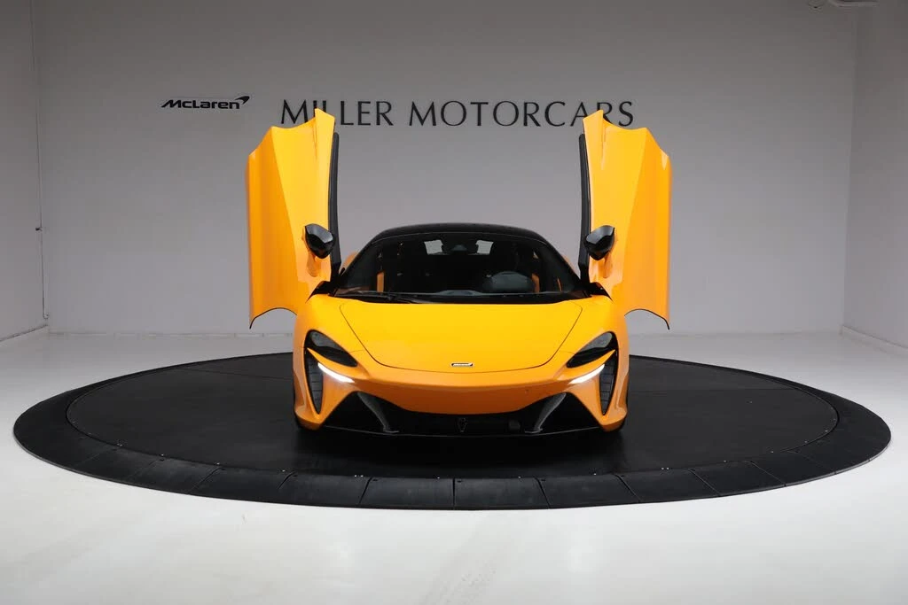 2024 McLaren Artura - Image 15 of 31