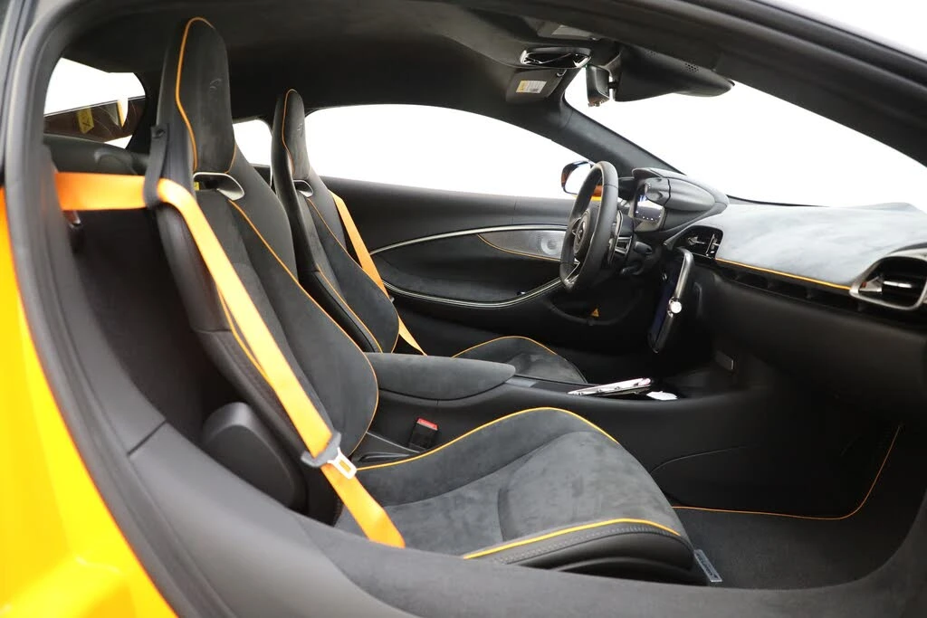 2024 McLaren Artura - Image 29 of 31
