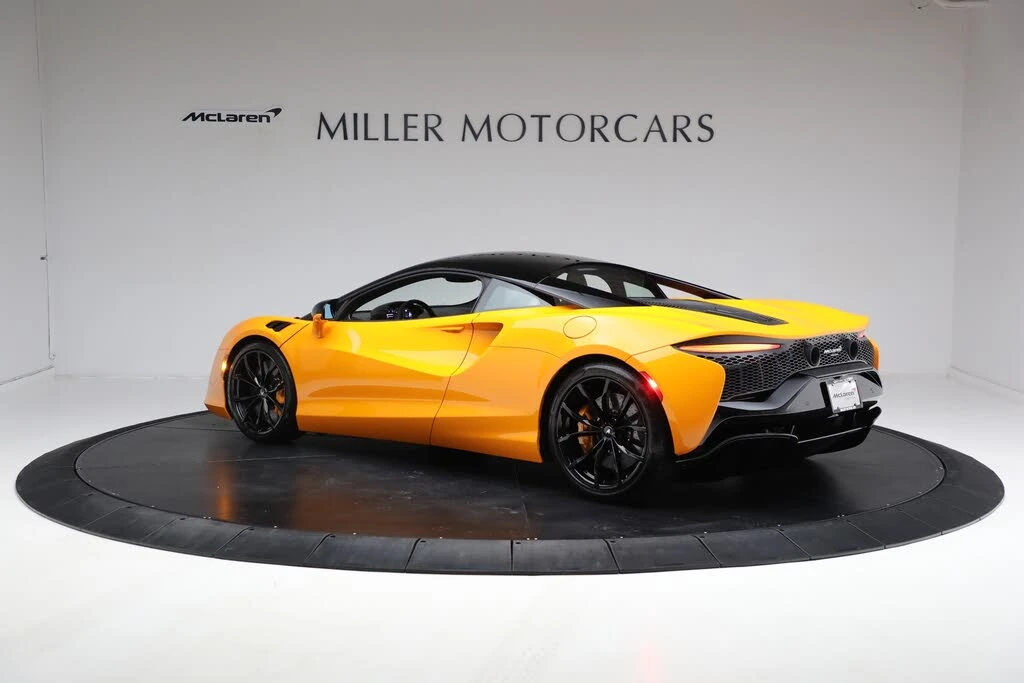 2024 McLaren Artura - Image 5 of 31