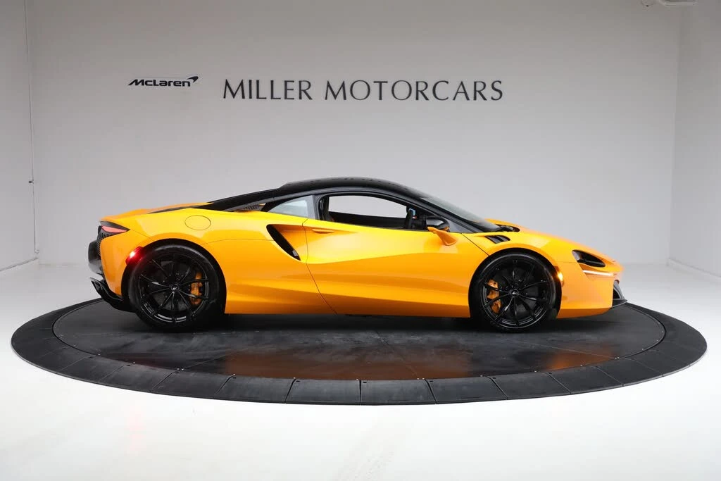 2024 McLaren Artura - Image 11 of 31