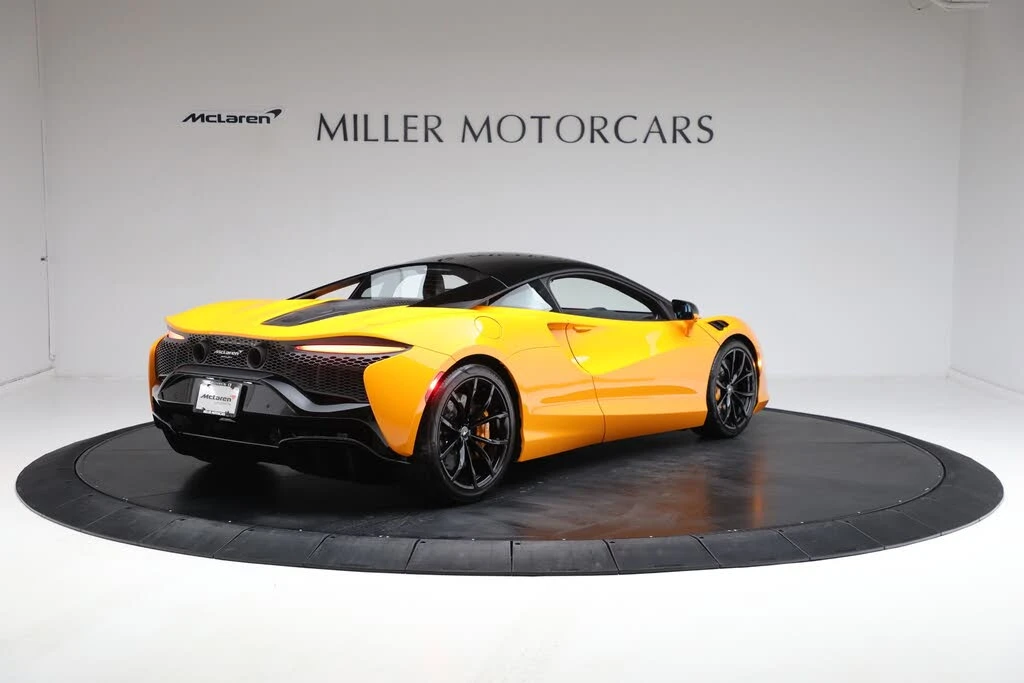 2024 McLaren Artura - Image 10 of 31