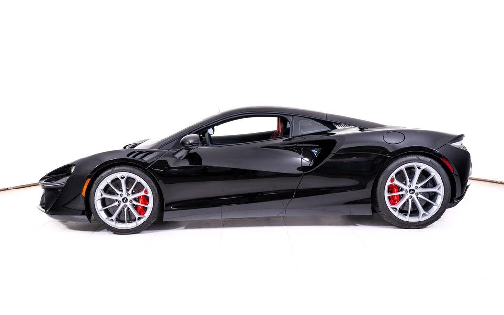 2024 McLaren Artura - Image 2 of 23
