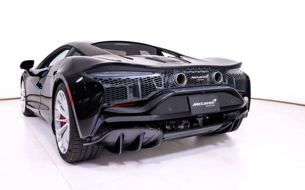2024 McLaren Artura - Image 11 of 23