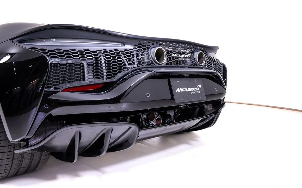 2024 McLaren Artura - Image 12 of 23
