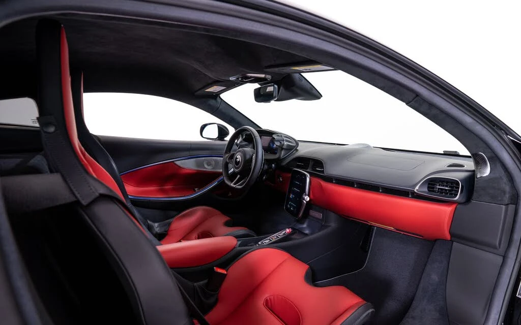 2024 McLaren Artura - Image 22 of 23