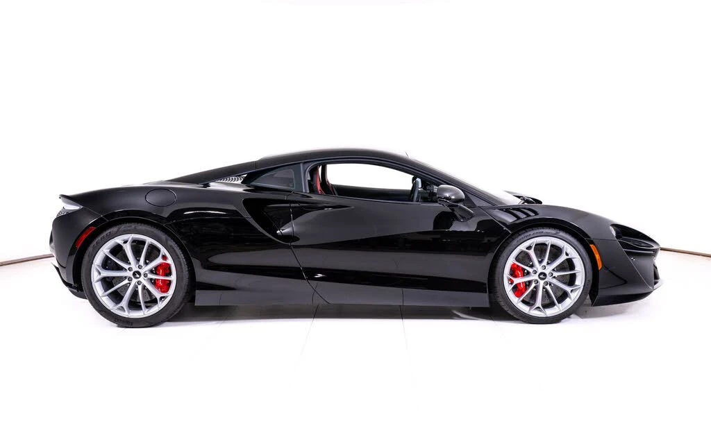 2024 McLaren Artura - Image 6 of 23
