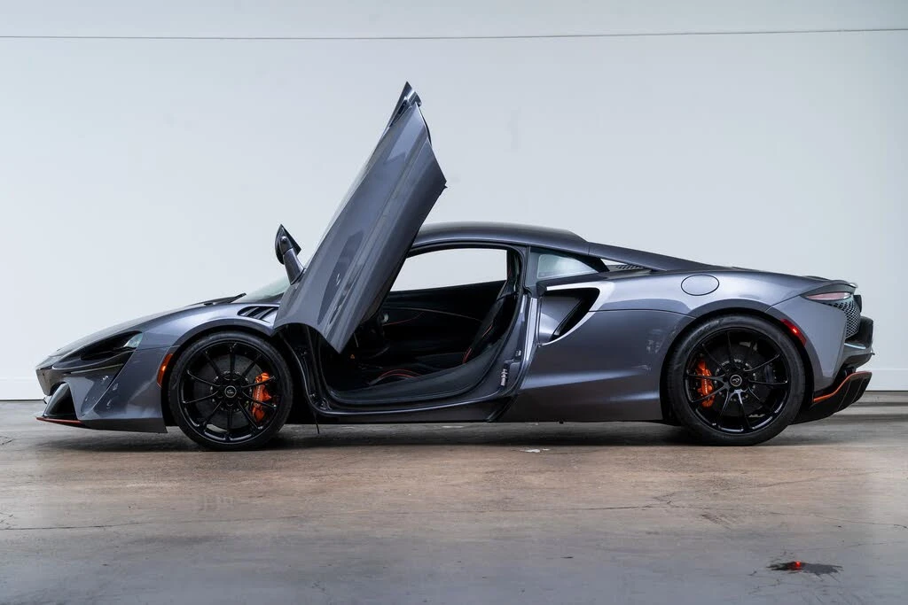 2024 McLaren Artura - Image 10 of 31
