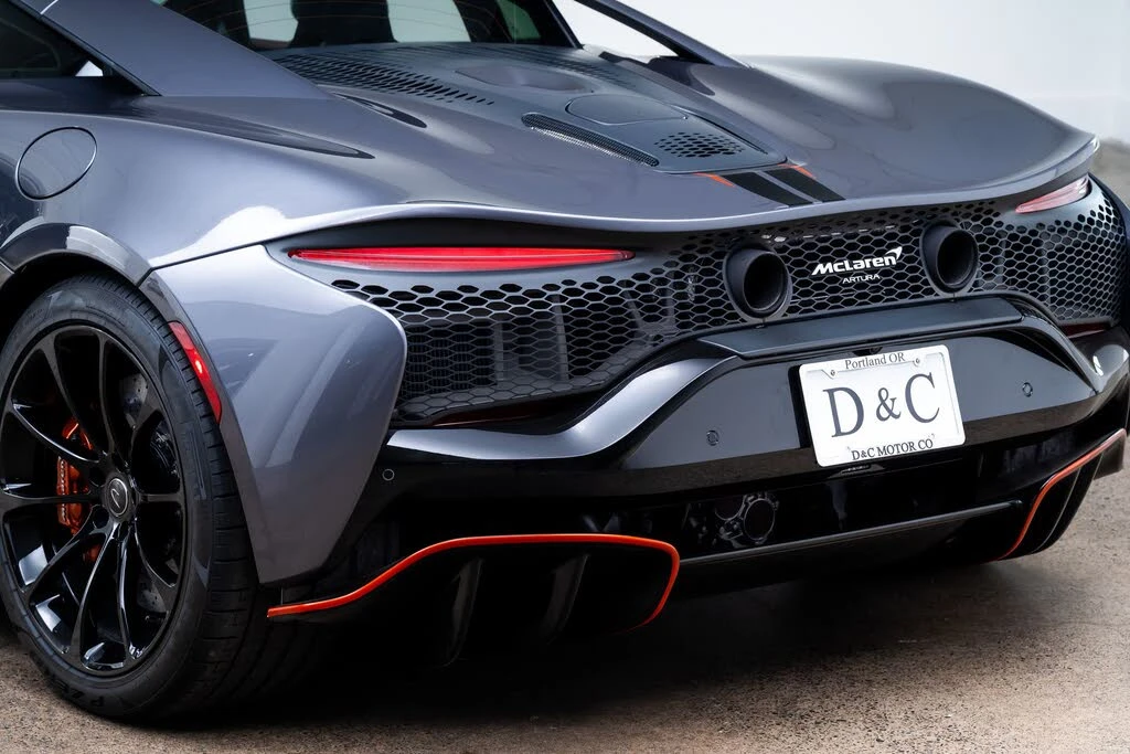 2024 McLaren Artura - Image 13 of 31