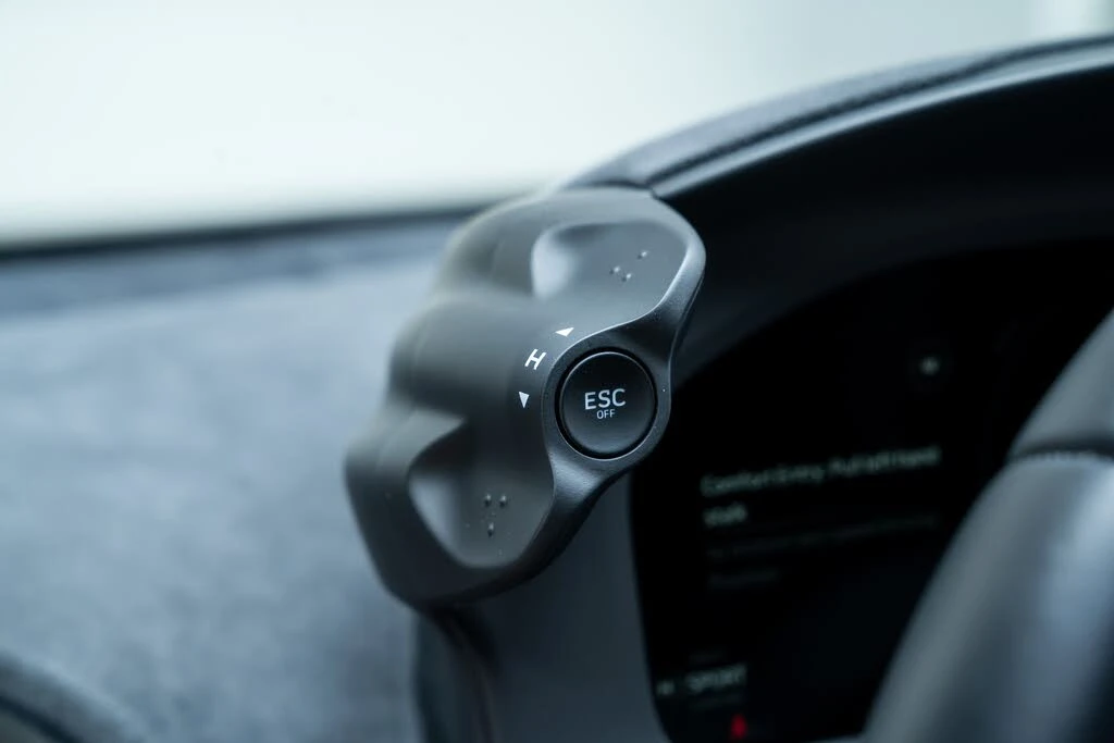 2024 McLaren Artura - Image 29 of 31
