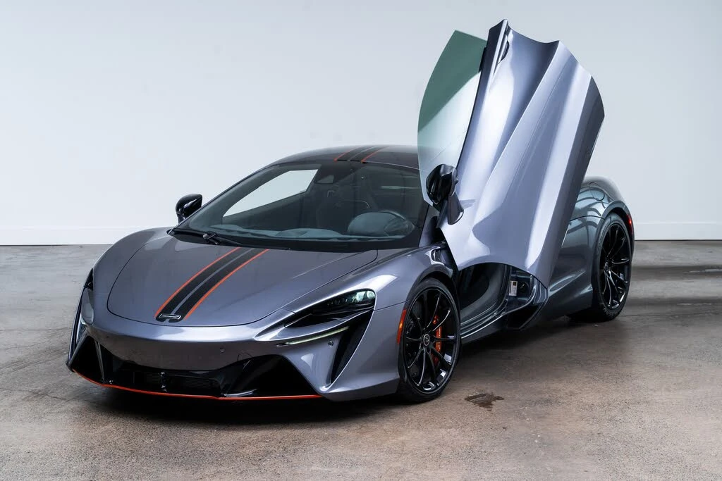 2024 McLaren Artura - Image 8 of 31