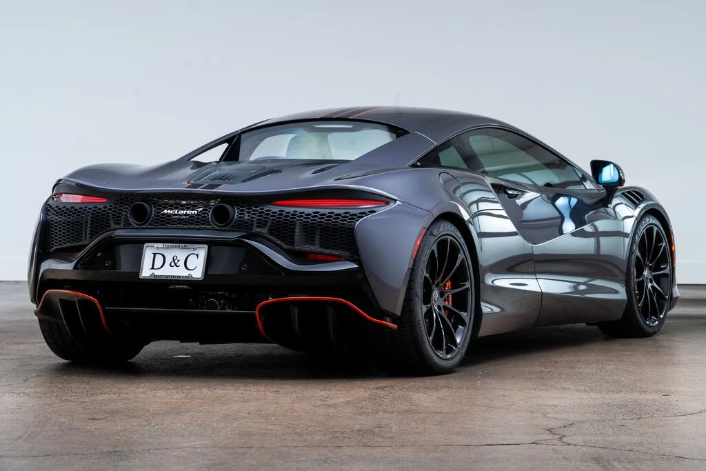 2024 McLaren Artura - Image 17 of 31