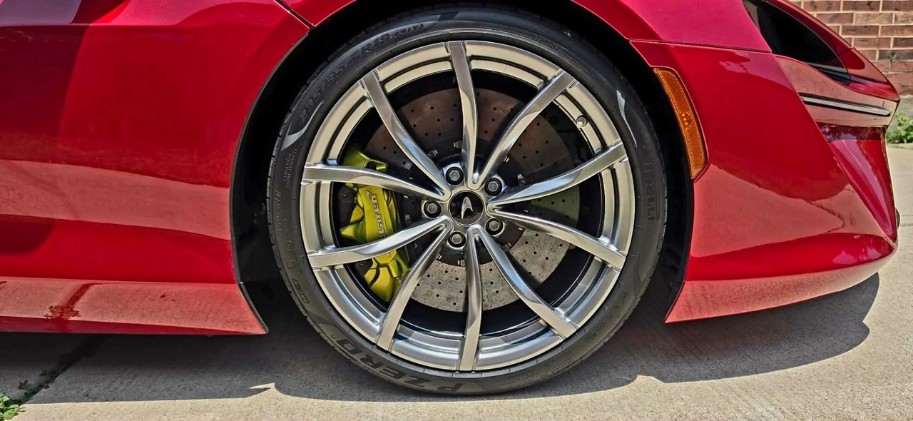 2024 McLaren Artura - Image 19 of 31