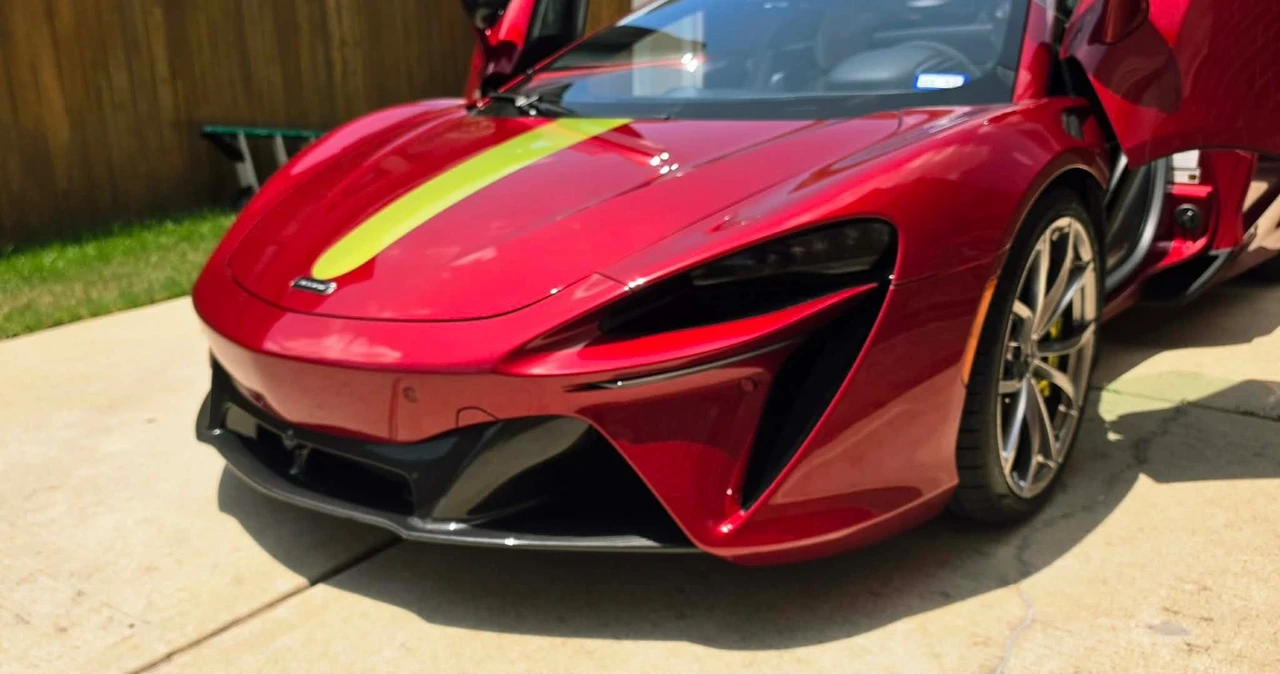 2024 McLaren Artura - Image 6 of 31