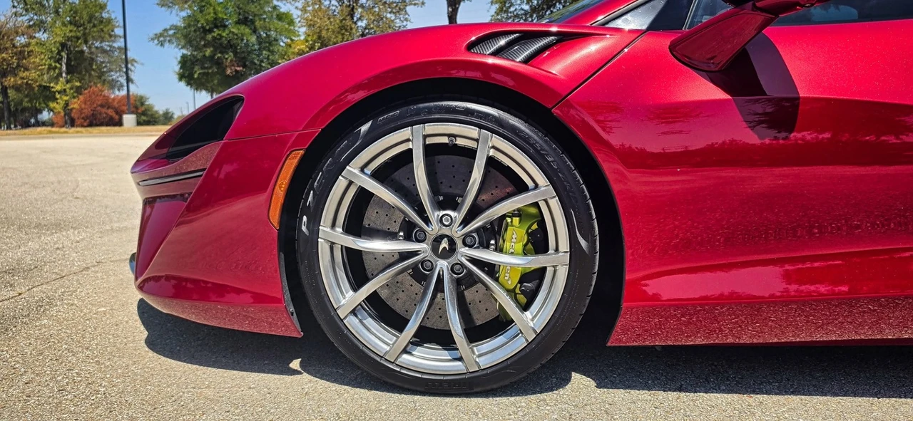2024 McLaren Artura - Image 30 of 31