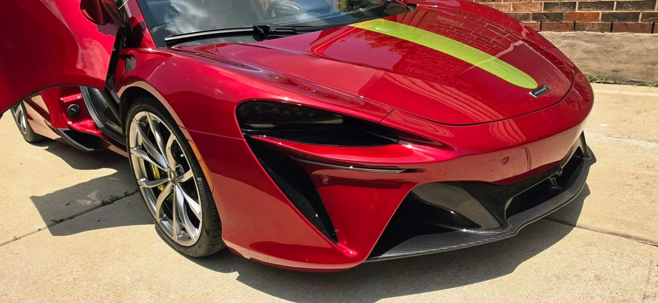 2024 McLaren Artura - Image 5 of 31