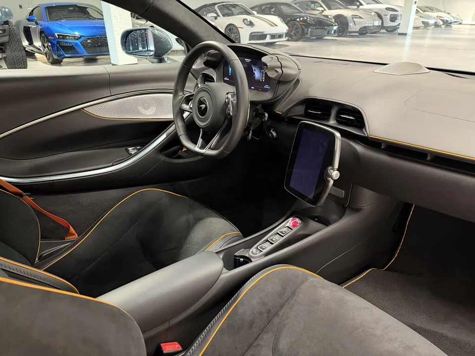 2024 McLaren Artura - Image 13 of 13