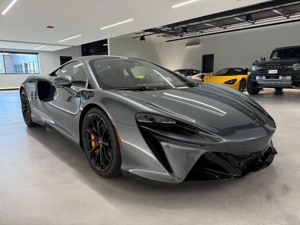 2024 McLaren Artura - Image 6 of 13