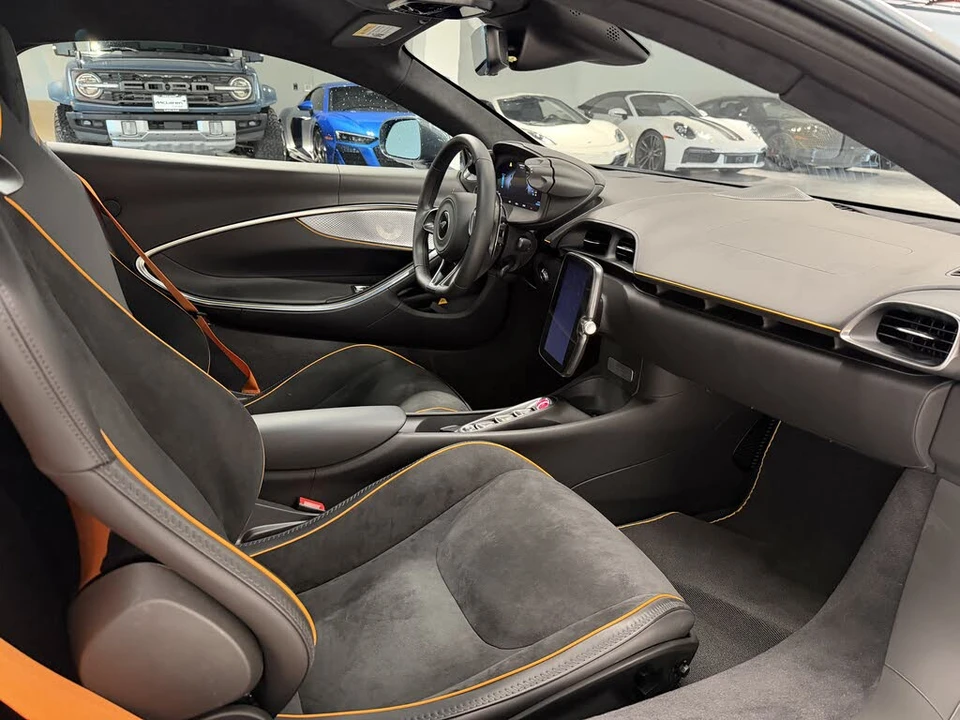 2024 McLaren Artura - Image 12 of 13