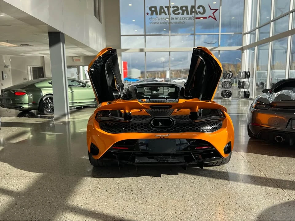2024 McLaren 750S Spider - Image 8 of 18