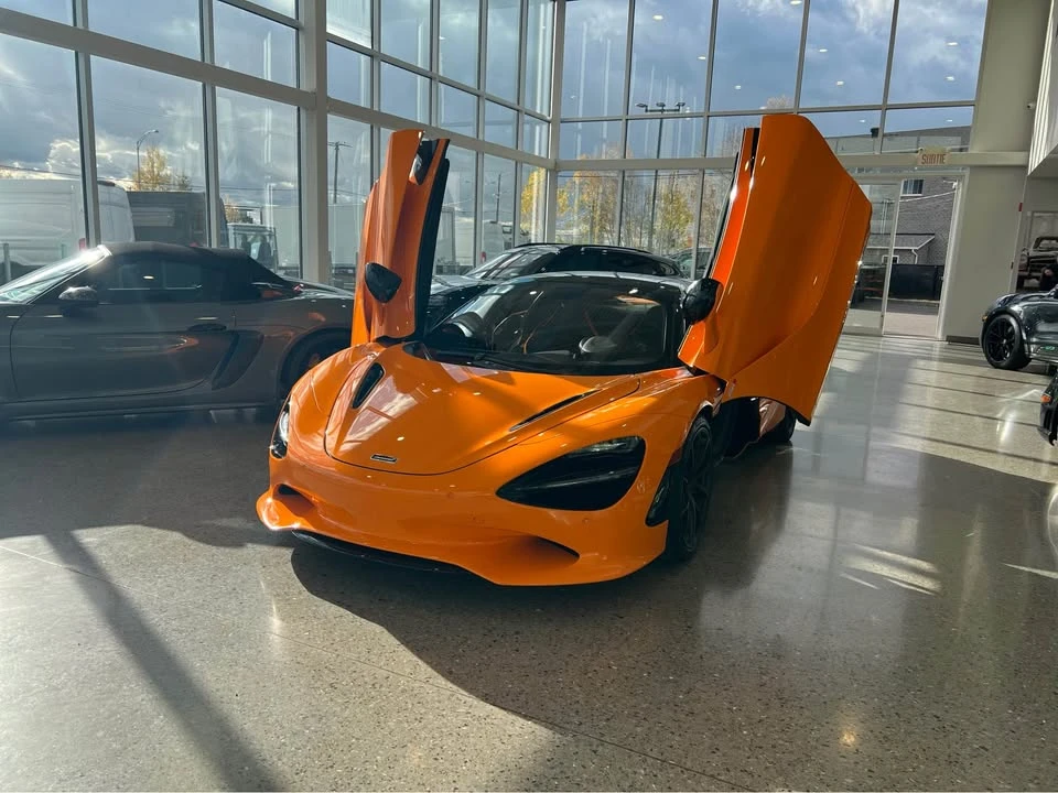 2024 McLaren 750S Spider - Image 3 of 18