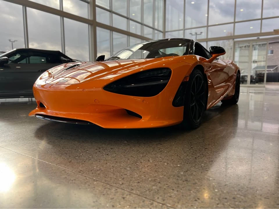 2024 McLaren 750S Spider - Image 2 of 18