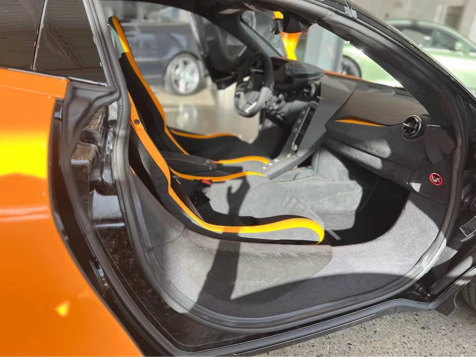 2024 McLaren 750S Spider - Image 10 of 18
