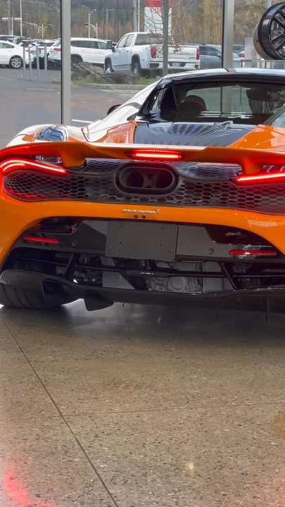2024 McLaren 750S Spider - Image 18 of 18
