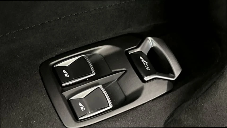 2024 McLaren 750S Coupe - Image 12 of 18