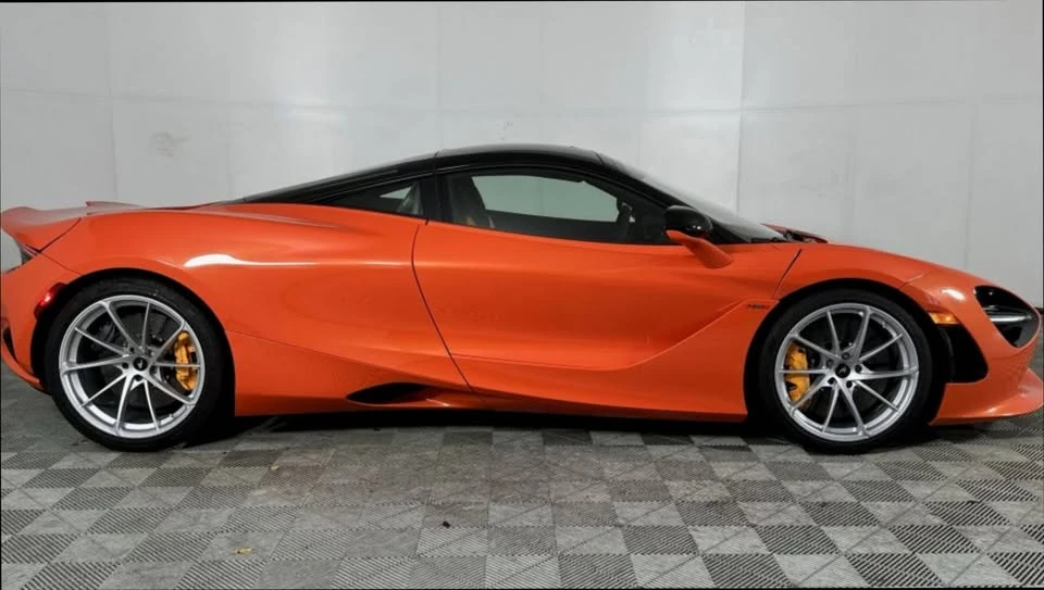 2024 McLaren 750S Coupe - Image 8 of 18