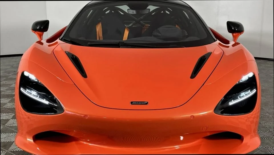 2024 McLaren 750S Coupe - Image 2 of 18