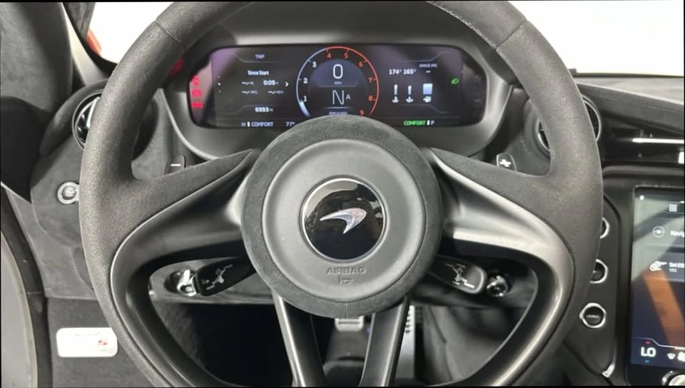 2024 McLaren 750S Coupe - Image 13 of 18