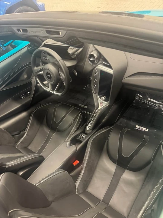 2024 McLaren 750S Spider - Image 10 of 14