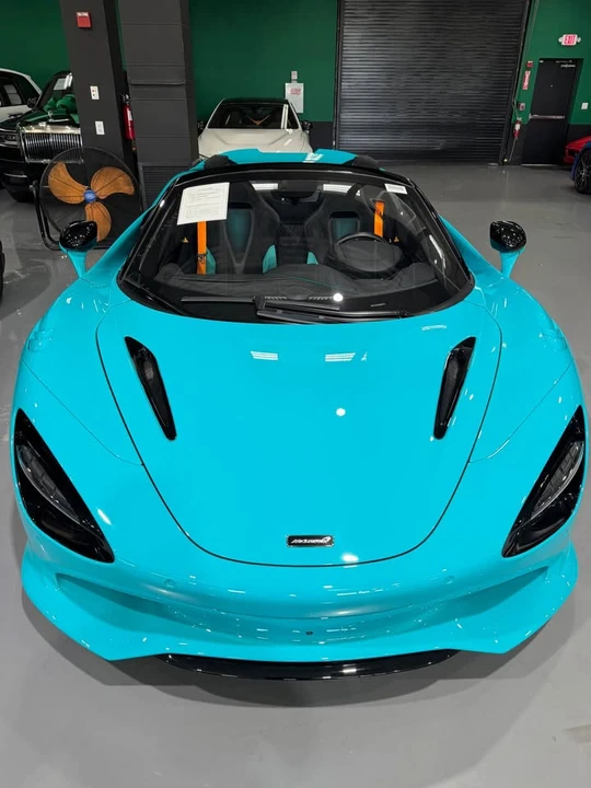 2024 McLaren 750S Spider - Image 2 of 8