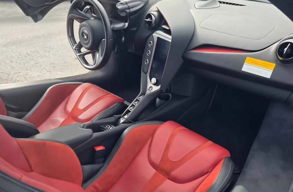 2024 McLaren 750S Spider - Image 4 of 8
