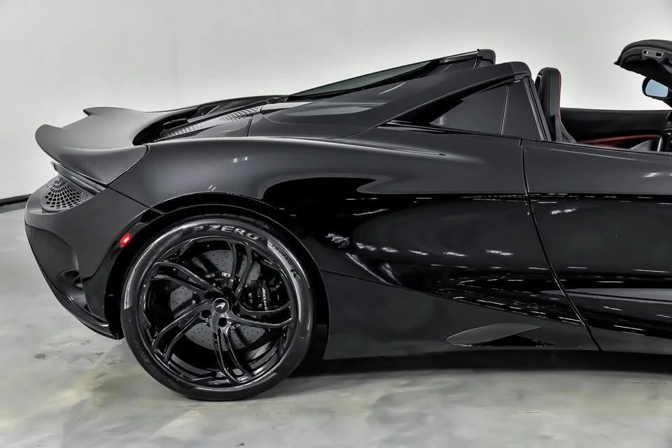 2024 McLaren 750S Spider - Image 14 of 20