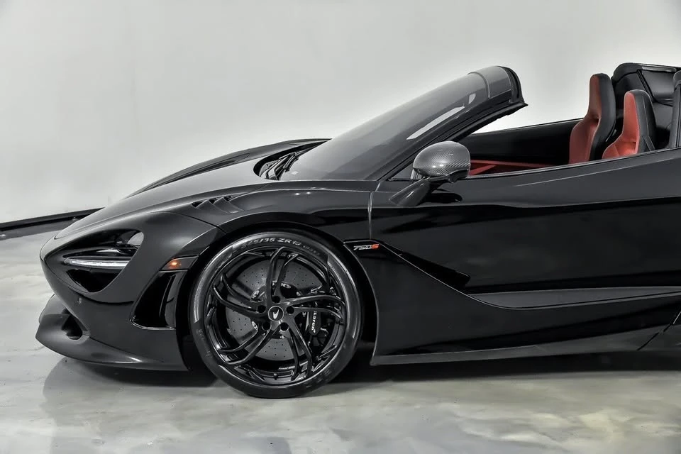 2024 McLaren 750S Spider - Image 8 of 20