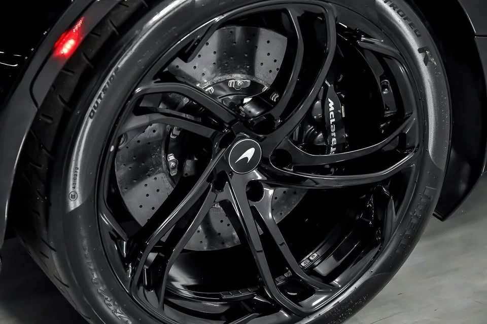 2024 McLaren 750S Spider - Image 17 of 20