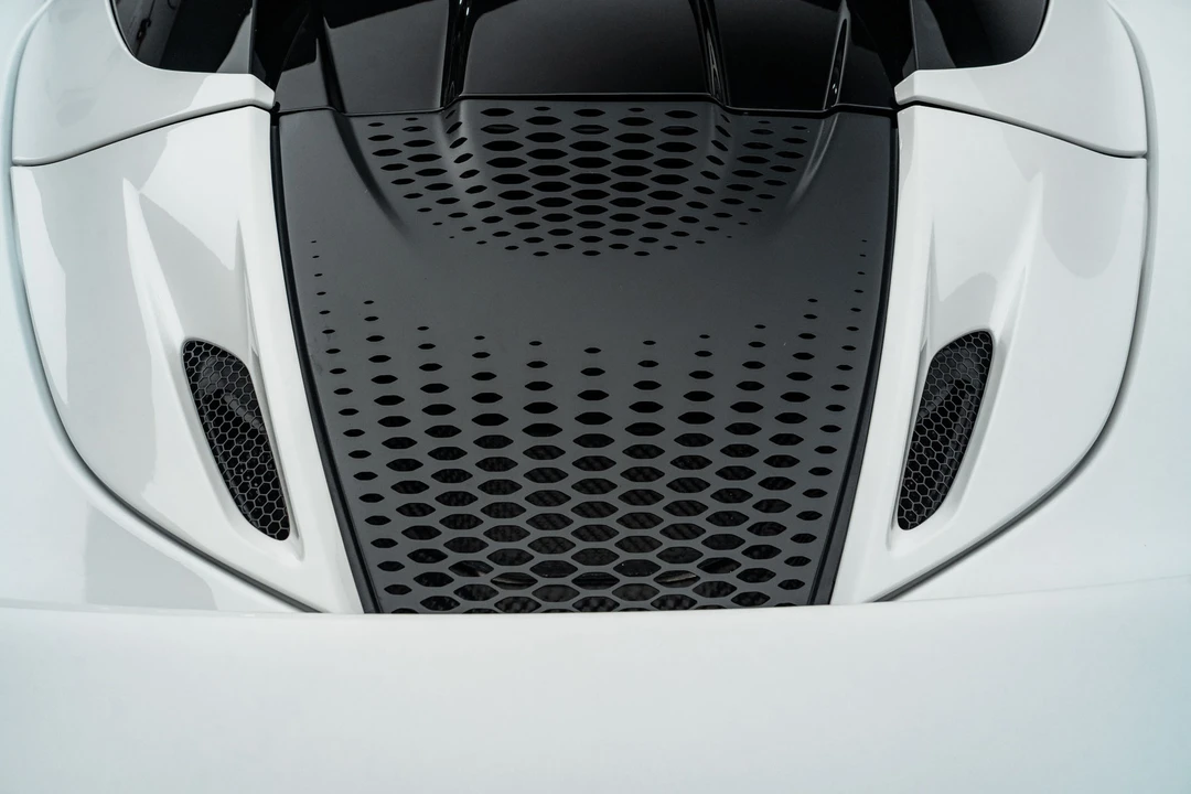 2024 McLaren 750S Spider - Image 28 of 31