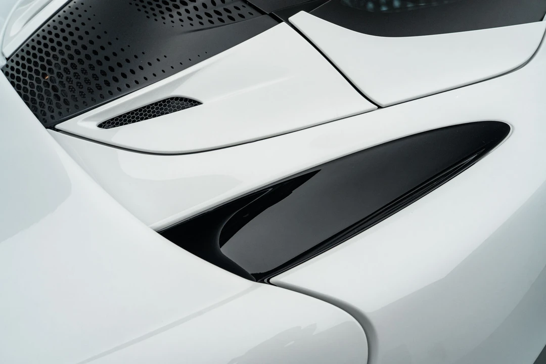 2024 McLaren 750S Spider - Image 30 of 31